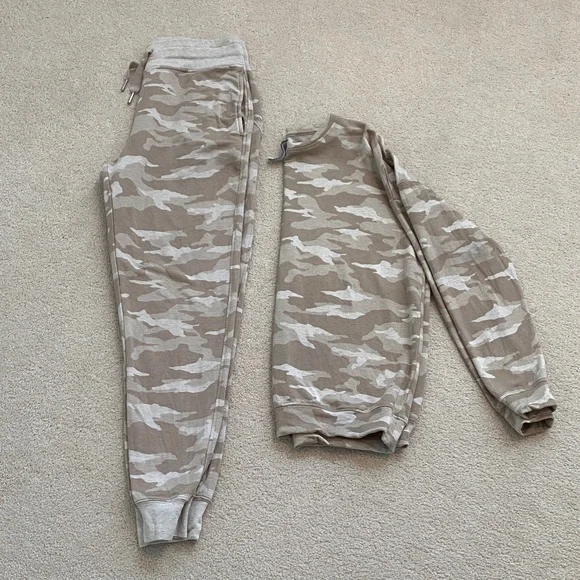 🌸ATHLETA SET Camo Print Jogger Set - Picture 7 of 12